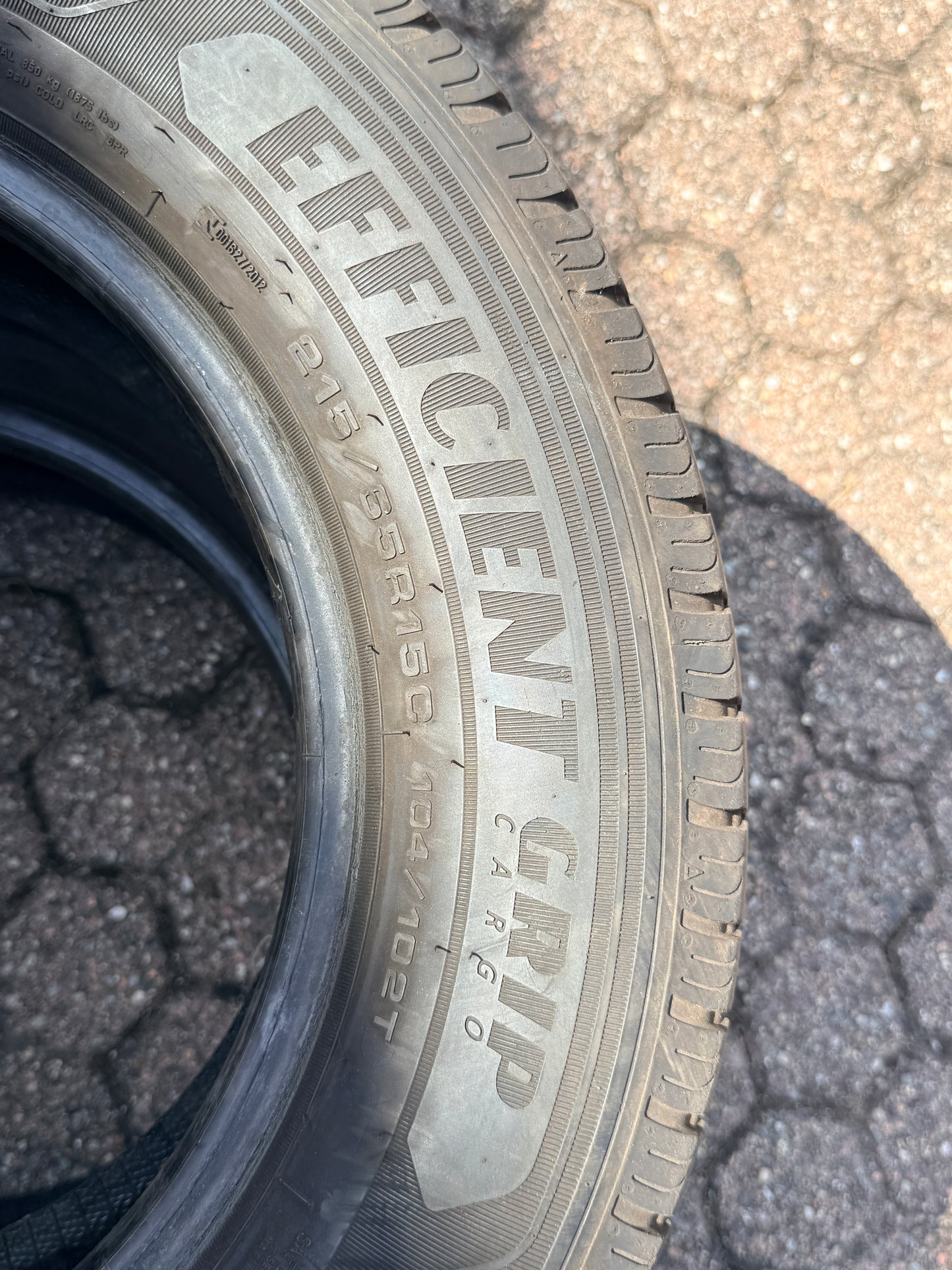 215/65/15C - Estive - Goodyear - DOT 2022 - Usato