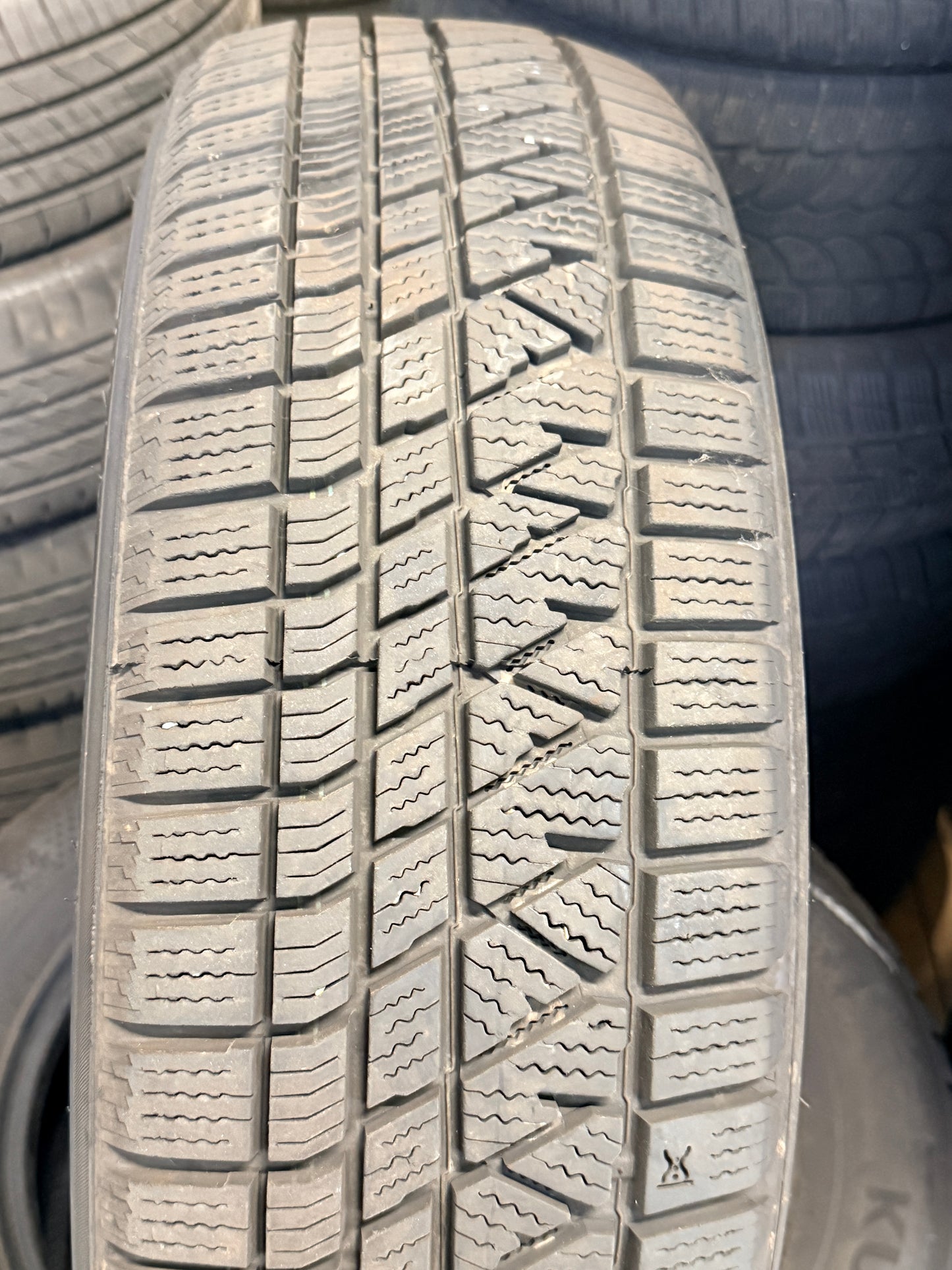 215/65/17 - Invernali - Kumho - DOT 2020 - Usato