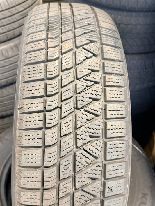 215/65/17 - Invernali - Kumho - DOT 2020 - Usato