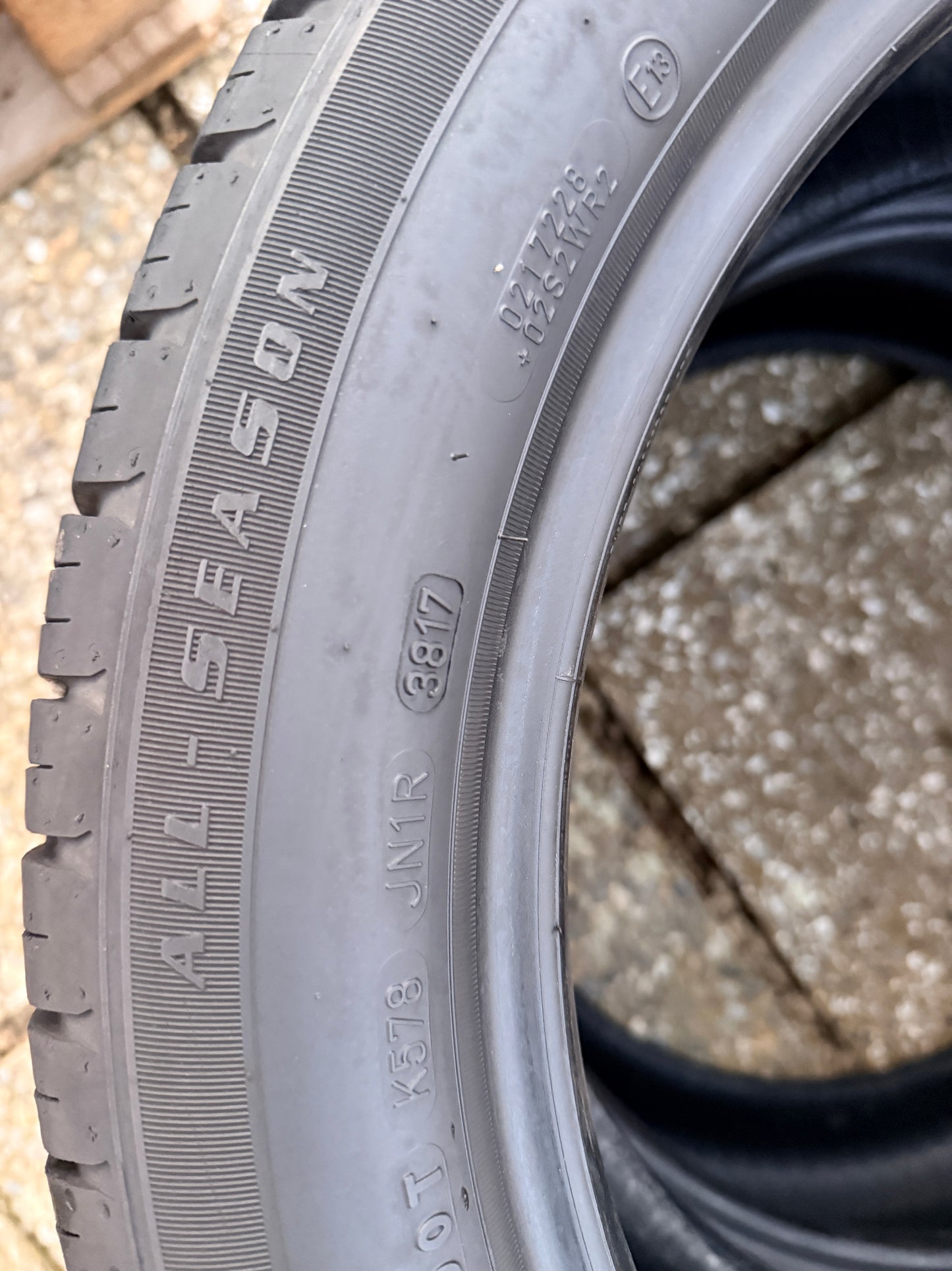 225/50/18 - 4 stagioni - Goodyear (anti-foratura) - DOT 2017 - Usato