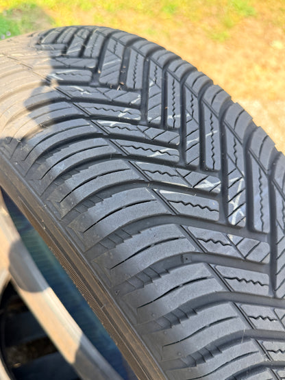 215/65/17 - 4 stagioni - Hankook - DOT 2023 - Usato