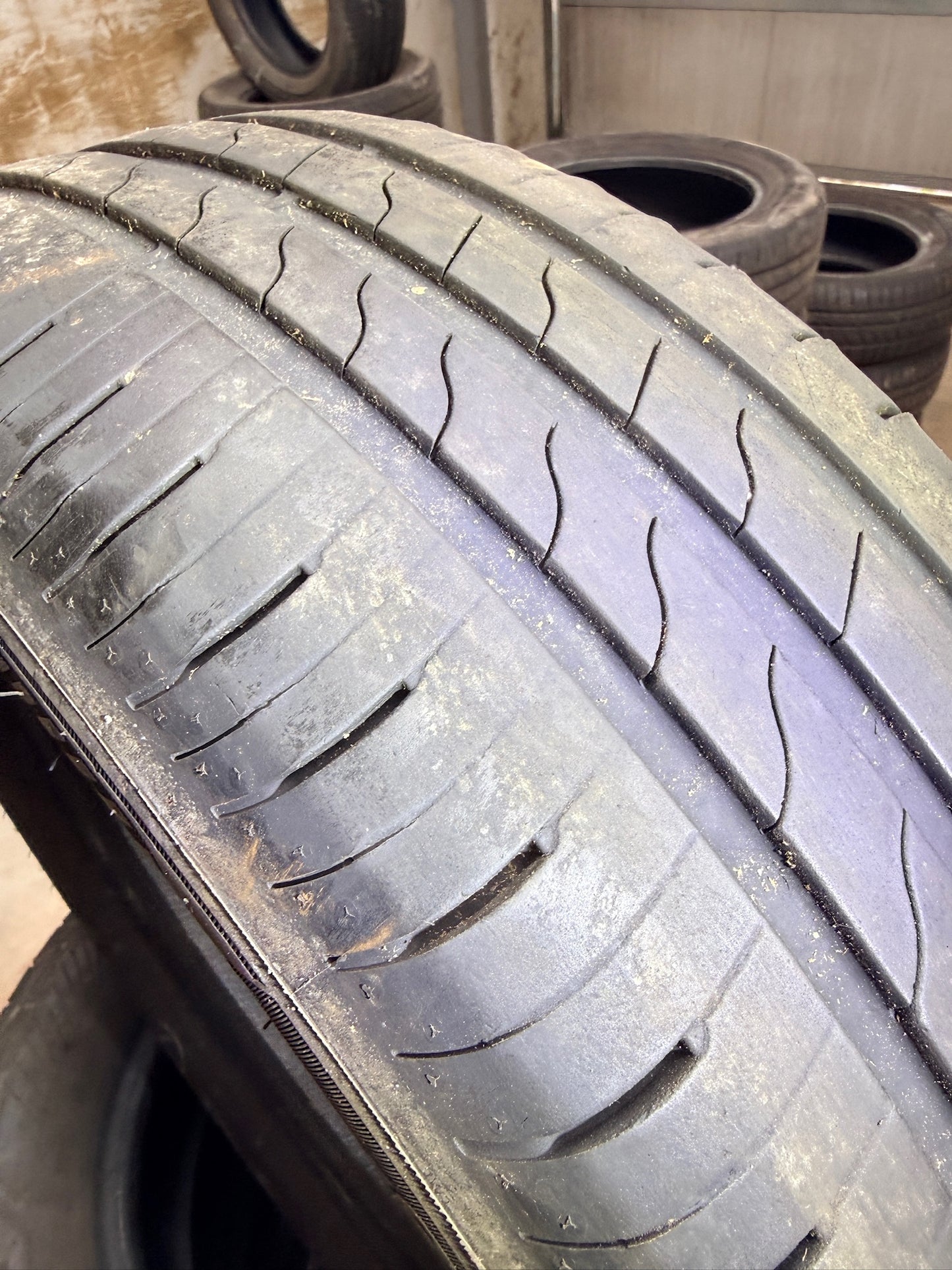 195/65/15-Estive-Goodyear-DOT 2023-Usato