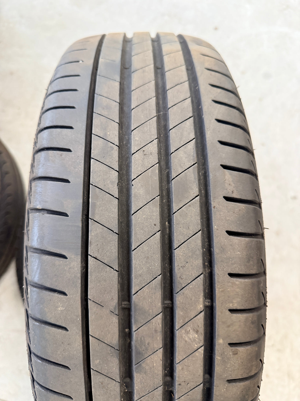 185/65/15 - Estive - Bridgestone - DOT 2021 - Usato