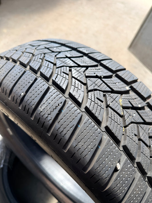 215/60/17 - Invernali - Dunlop - DOT 2022 - Usato
