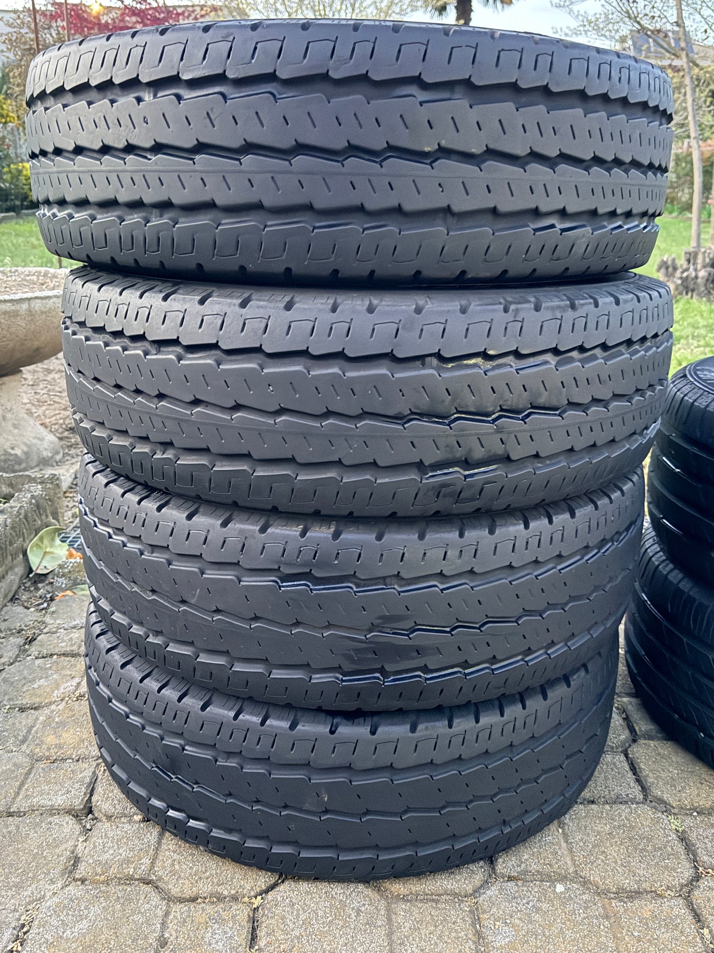 225/75/16C - estive - Continental - DOT 2020 - Usato