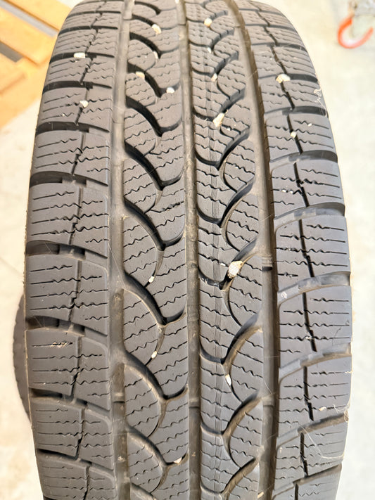 215/70/15C - Invernali - Sava - DOT 2022 - Usato
