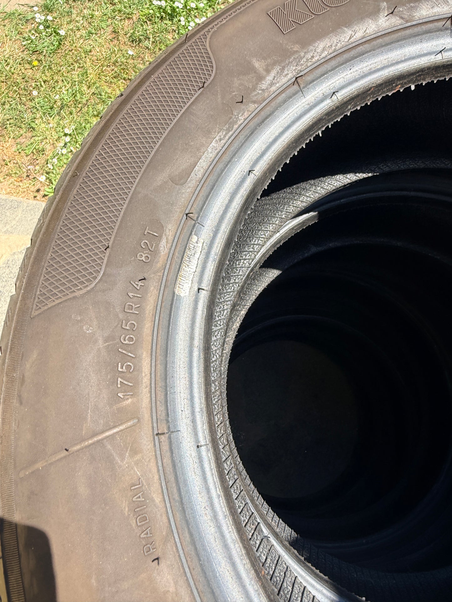 175/65/14 - Estive -Kleber - DOT 2023 - Usato