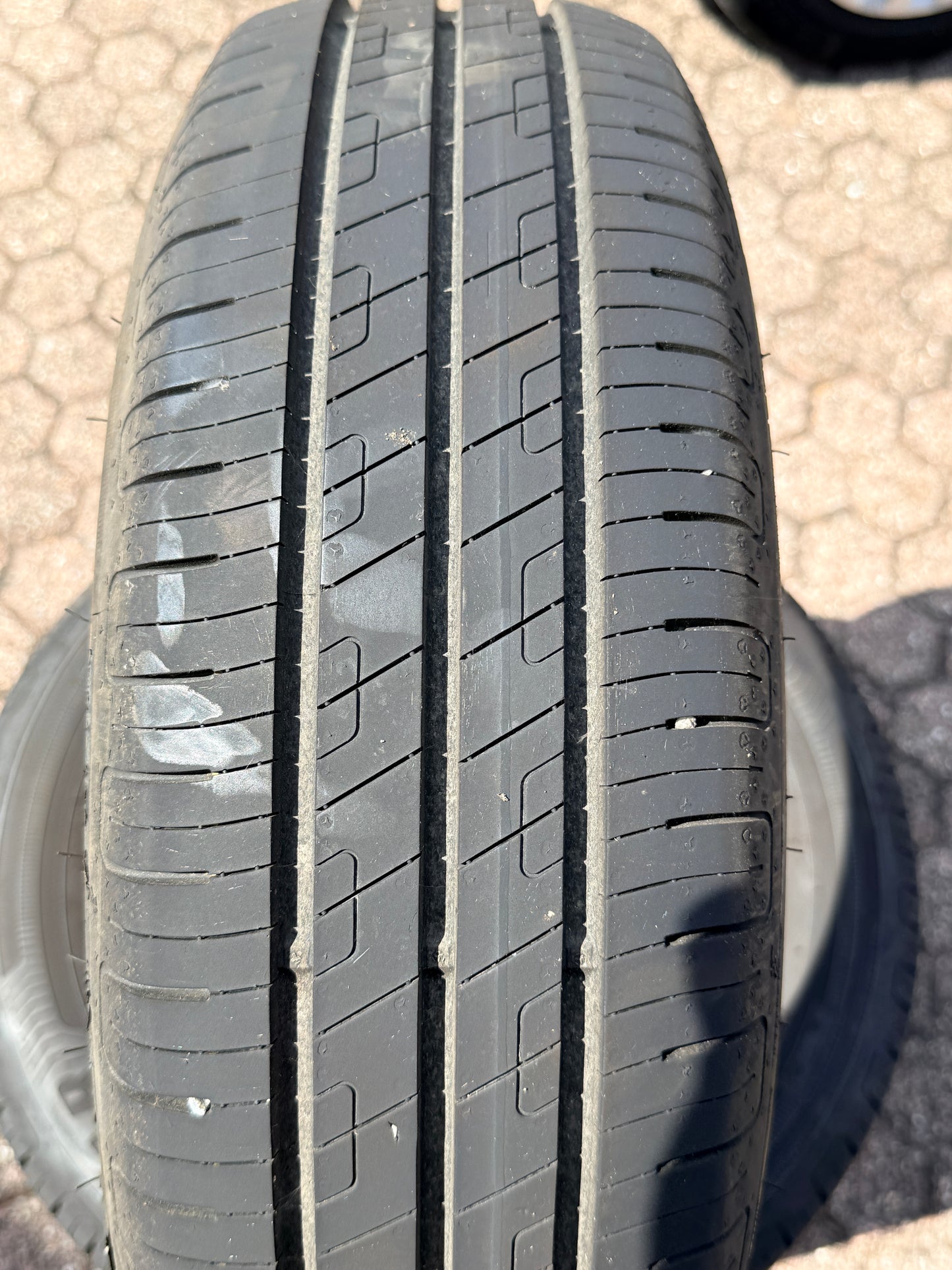 175/65/14 - Estive - Goodyear - DOT 2024 - Usato