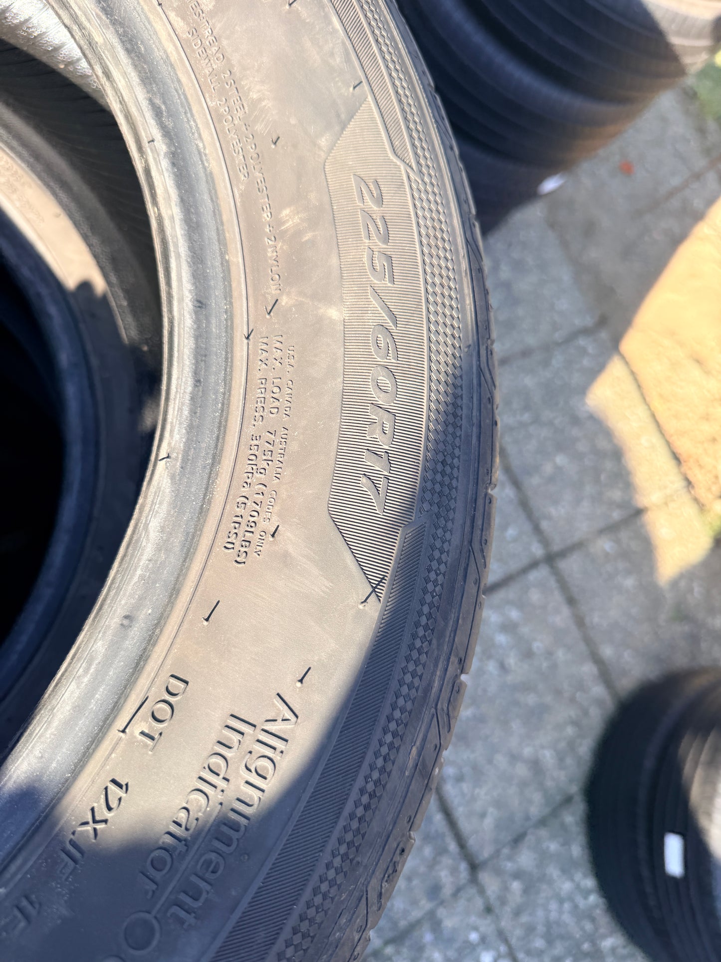 225/60/17 - estivi - Hankook - DOT 2021 - Usato