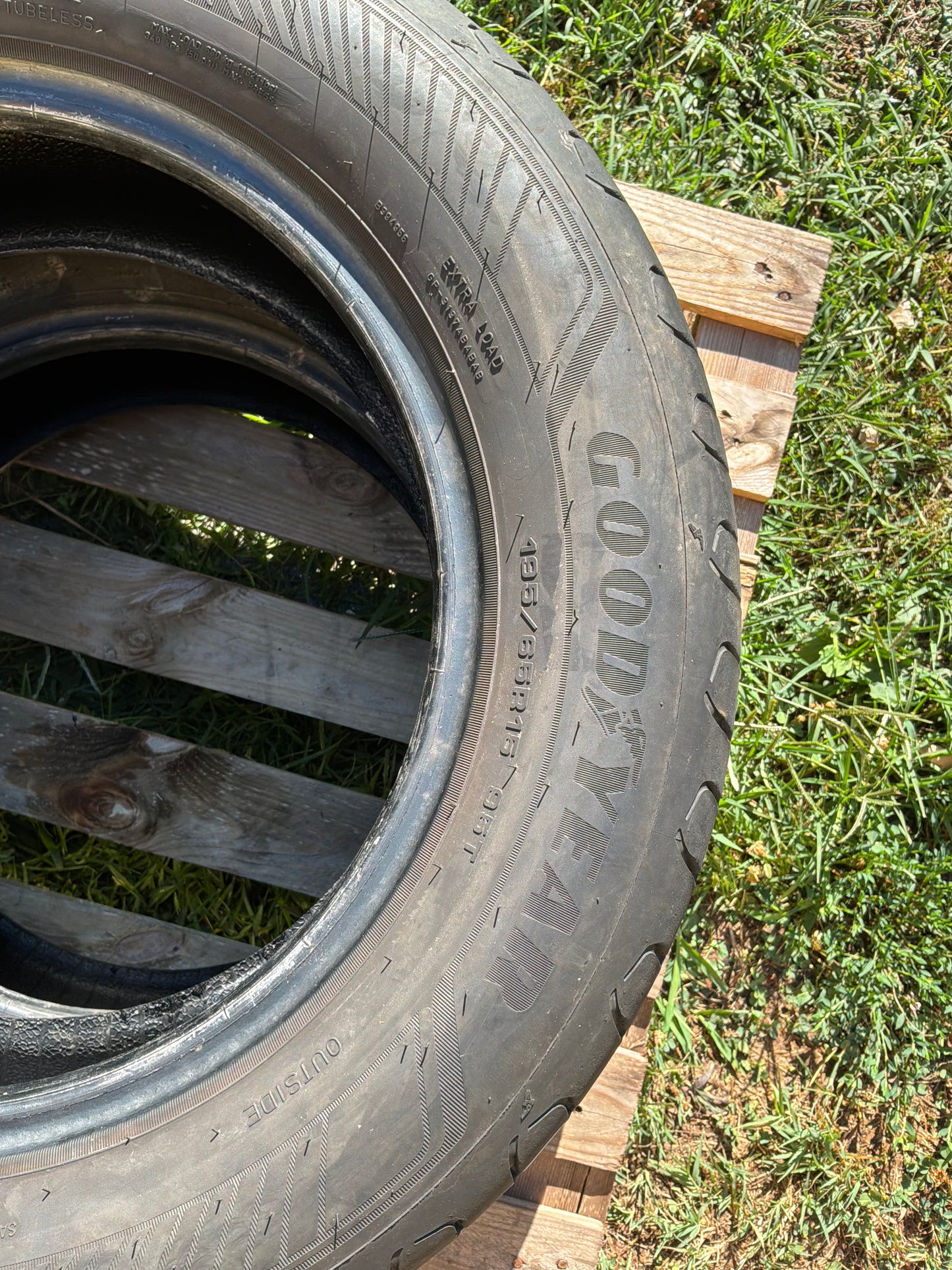 195/65/15-Estive-Goodyear-DOT 2023-Usato