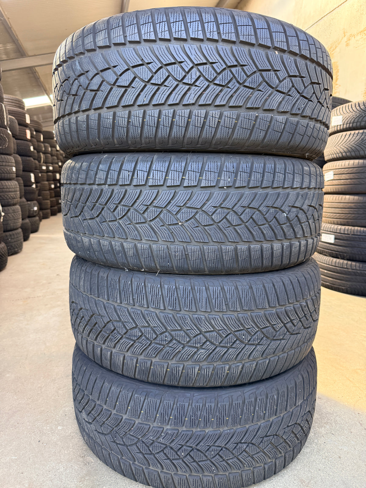 255/45/20 - Invernali -  Goodyear - DOT 2022- Usato