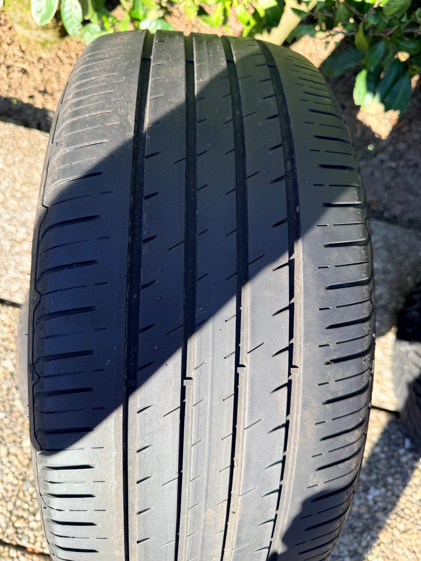 245/45/19 - Estive - Goodyear - DOT 2023 - Usato