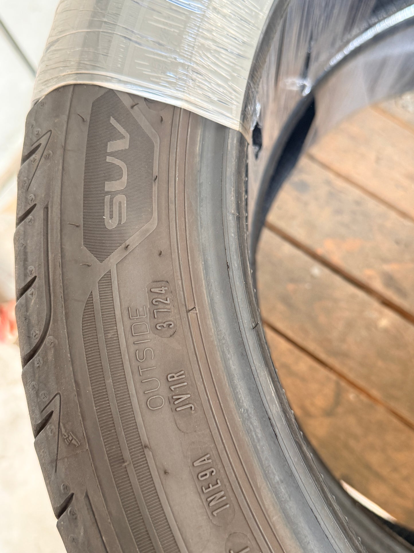 235/45/20 - Estive - Goodyear - DOT 2024 - Usato