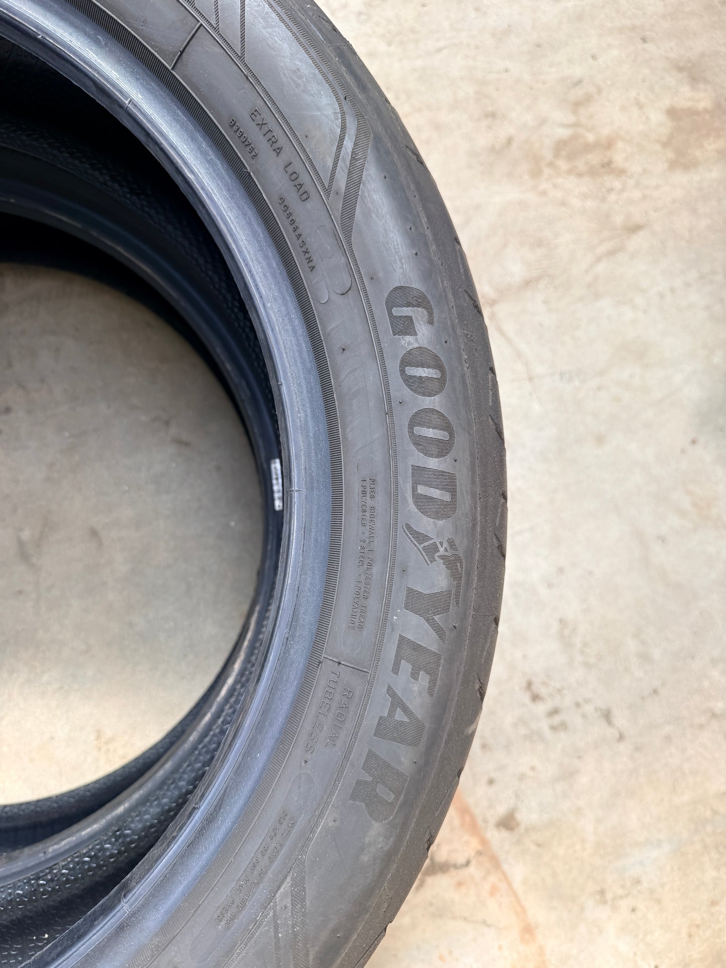 205/55/19 - Estive - Goodyear - DOT 2023/2025 - Usato