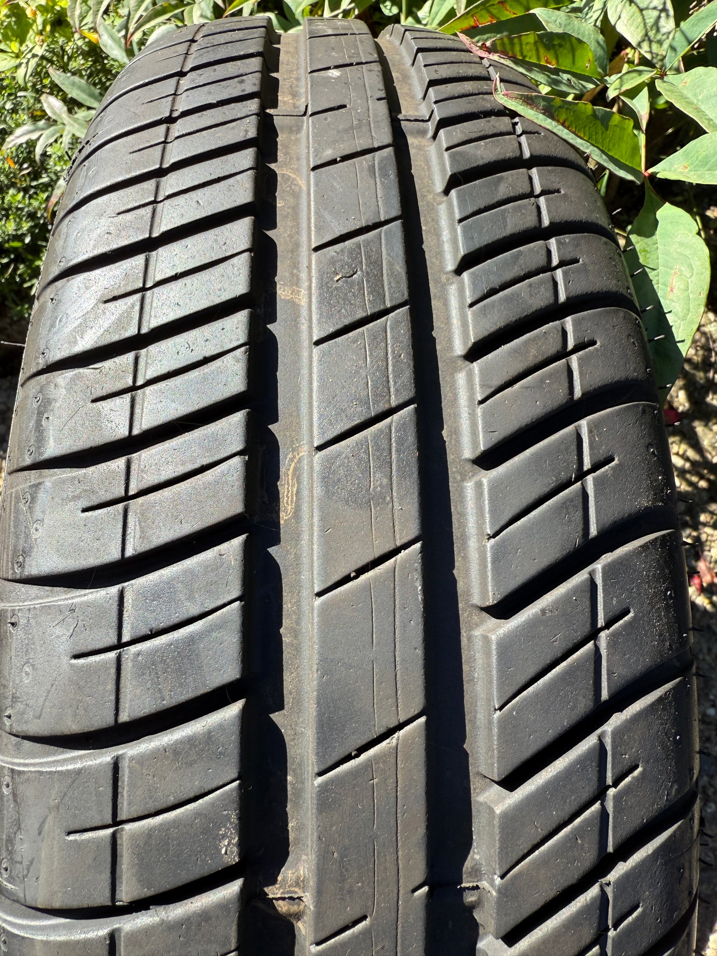 175/65/15 - Estive - Goodyear - DOT 2020 - Usato