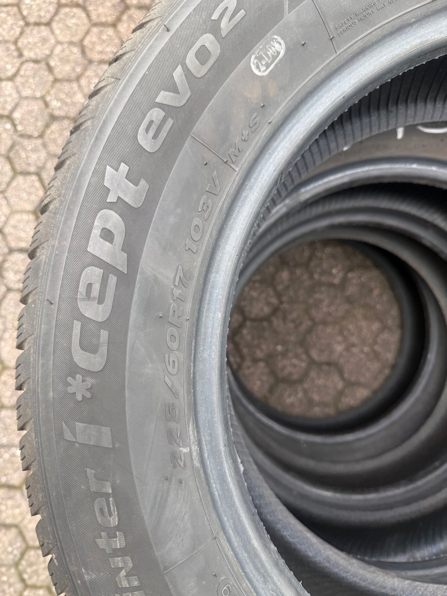 225/60/17 - Invernali - Hankook - DOT 2019 - Usato