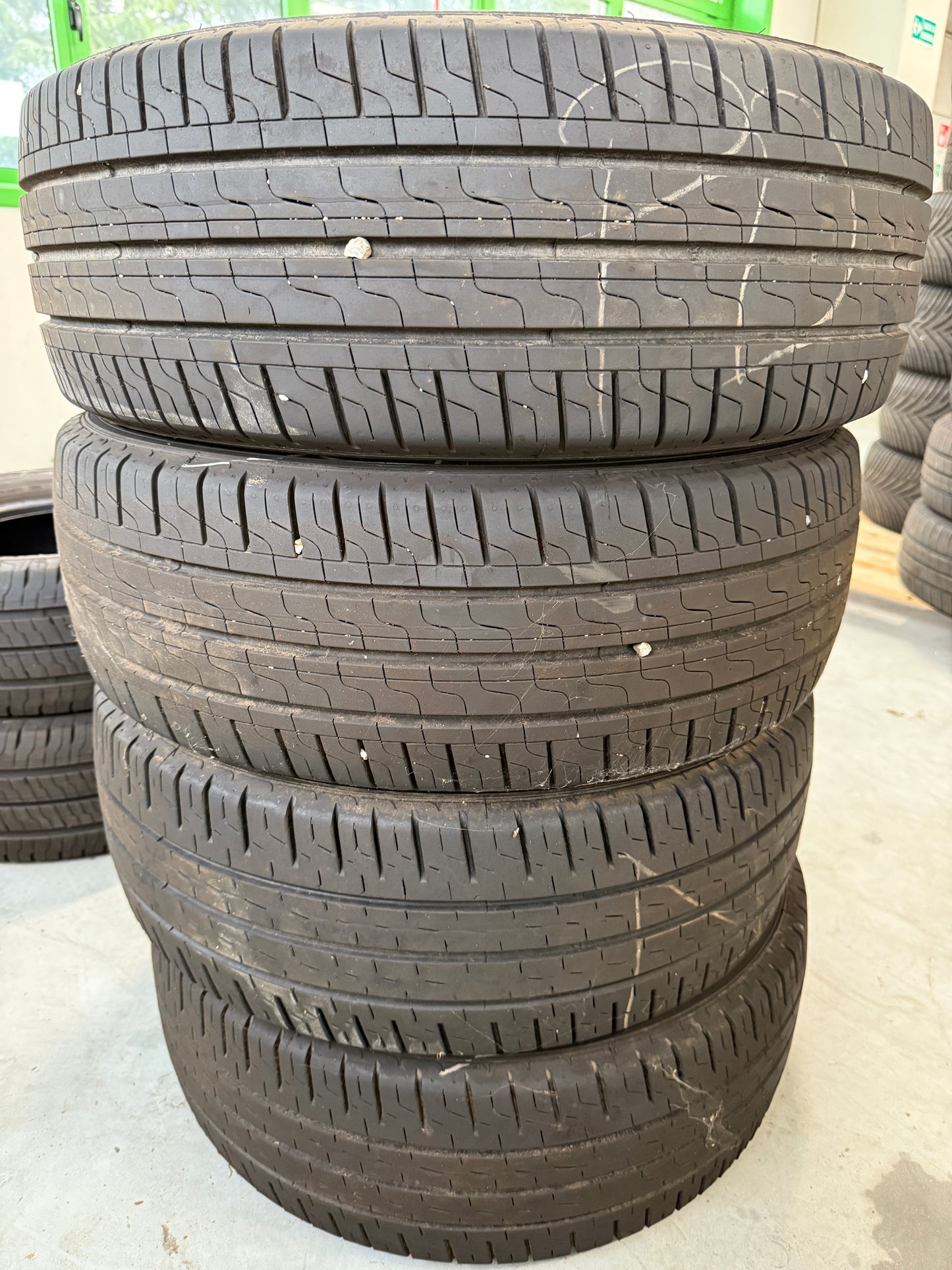 235/65/16C - estive - Pirelli - DOT 2022 - Usato