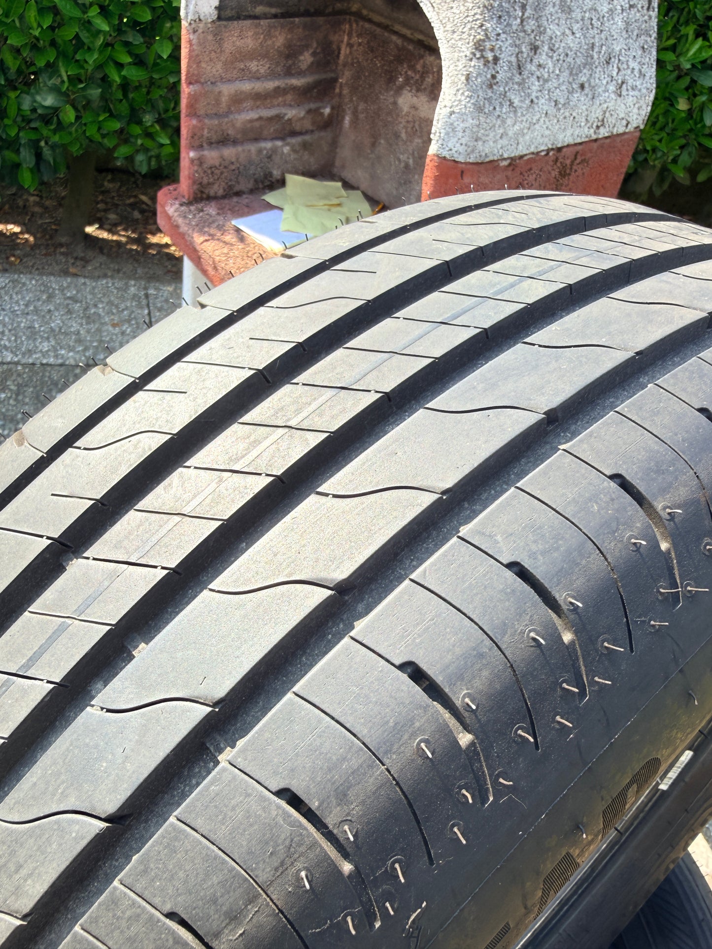 215/65/17 - Estive - Goodyear - DOT 2024 - Usato