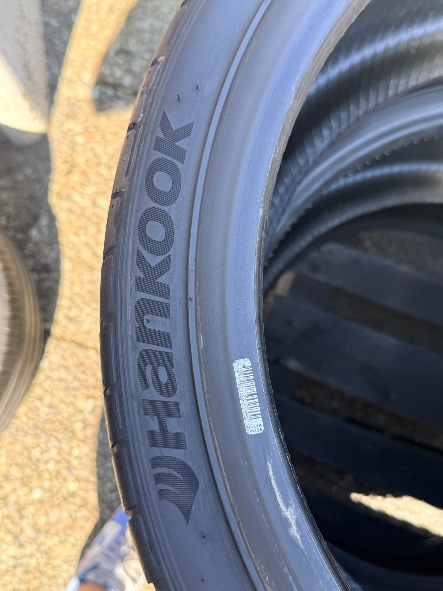 245/35/19 - Hankook - estive - DOT 2022 - Usato