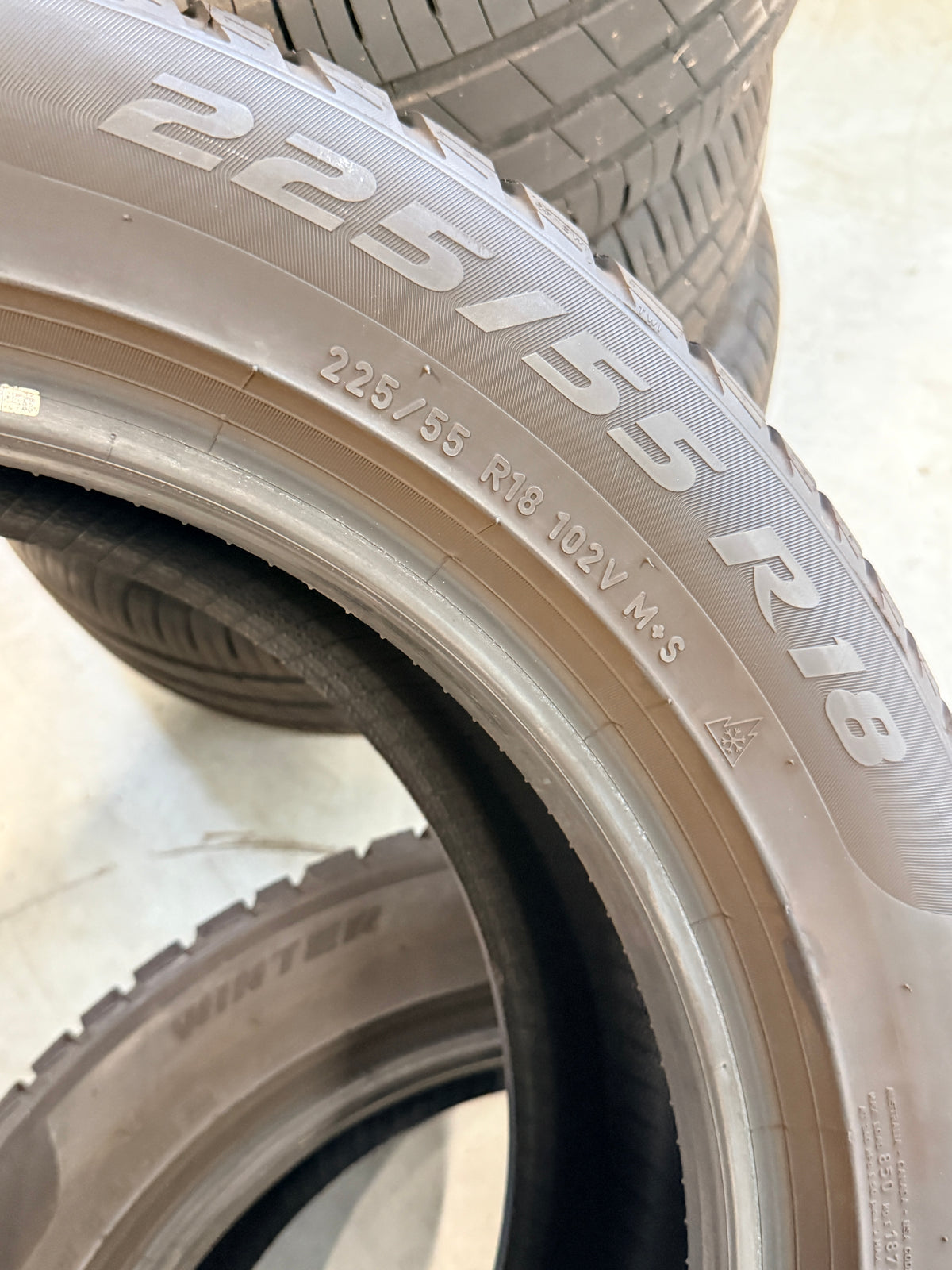 225/55/18 - Invernali - Pirelli - DOT 2022 - Usato