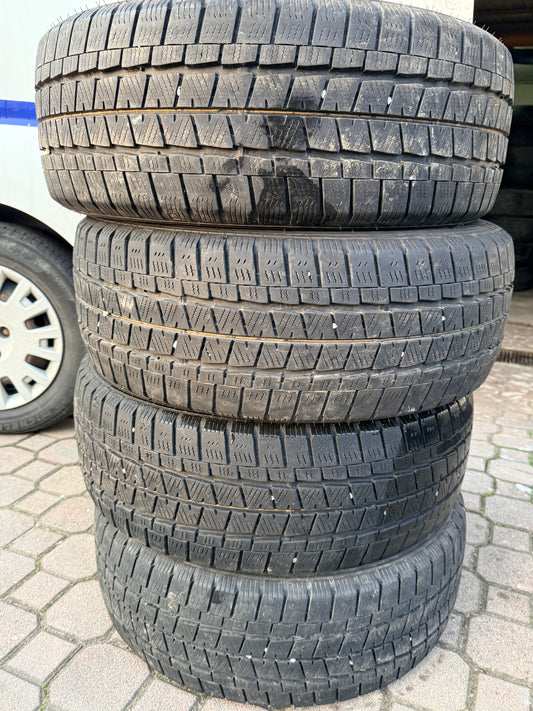 225/55/17C - Invernali - Falken - DOT 2024 - Usato