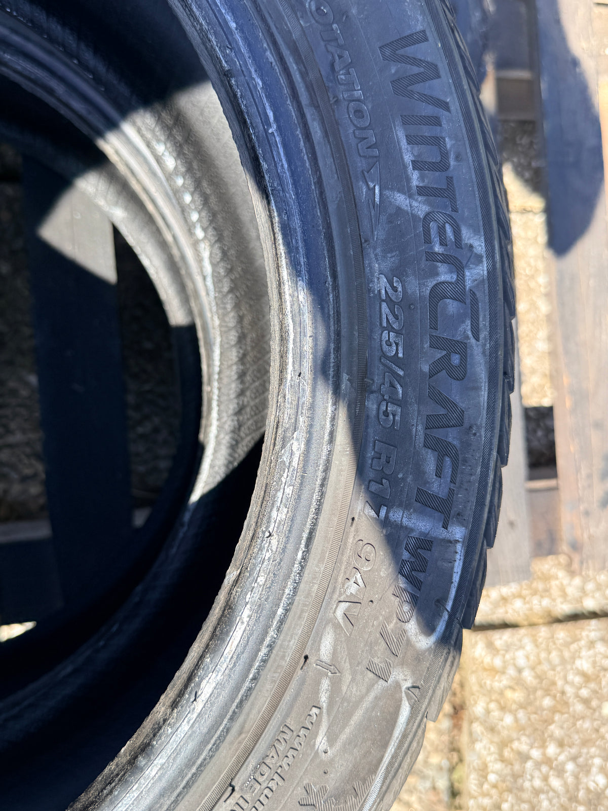 225/45/17 - invernali - Kumho - DOT 2018 - Usato