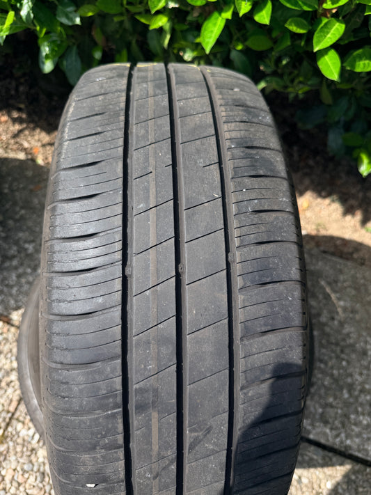 205/55/17 - Estive - Goodyear - DOT 2020 - Usato