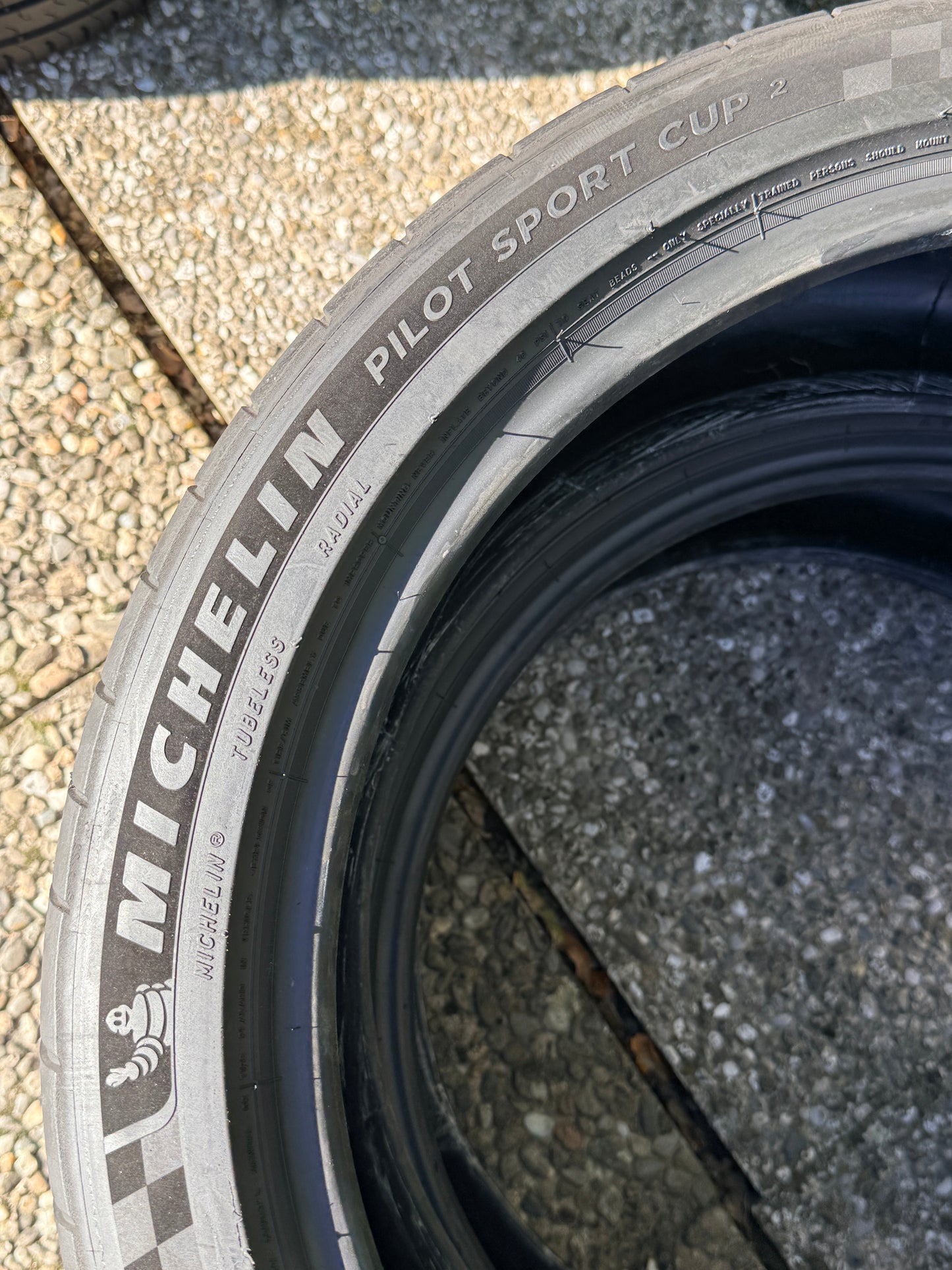 245/40/19 - Pista - Michelin - DOT 2022 - Usato