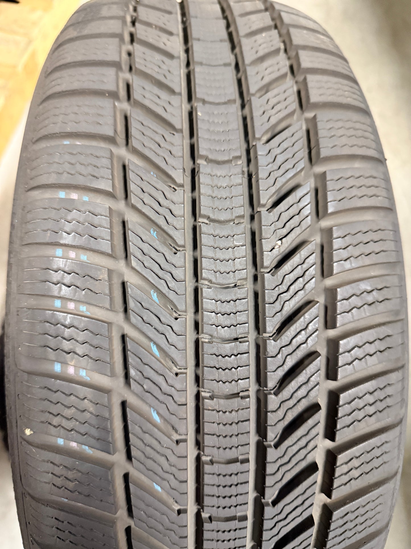 205/50/17- Invernali - Continental - DOT 2022 - Usato