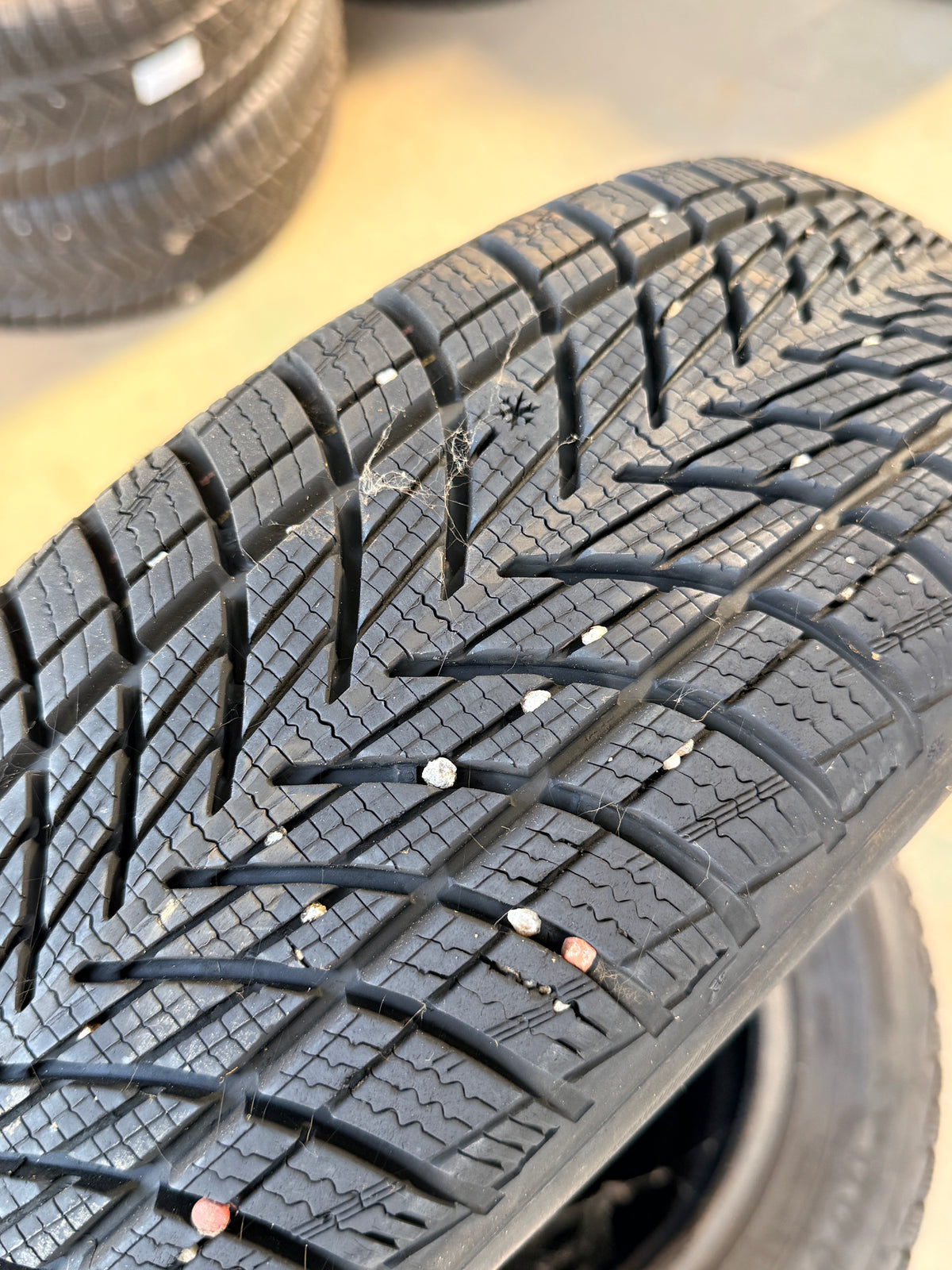 185/65/15 - Invernali - Goodyear - DOT 2023 - Usato