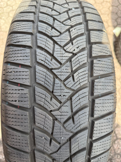215/60/17 - Invernali - Dunlop - DOT 2022 - Usato