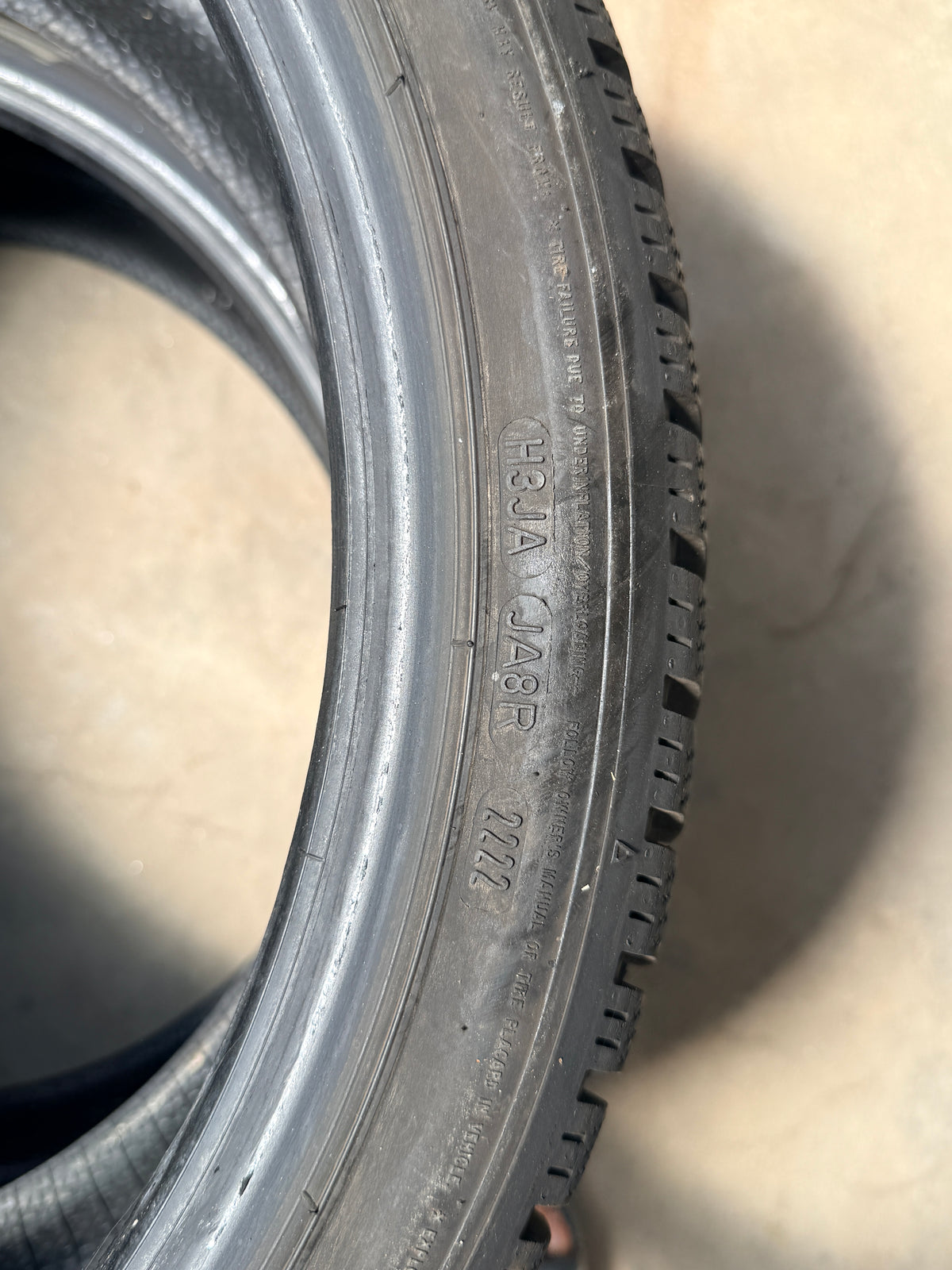 225/40/19 - invernali - Dunlop - DOT 2022 - Nuovi - Demo