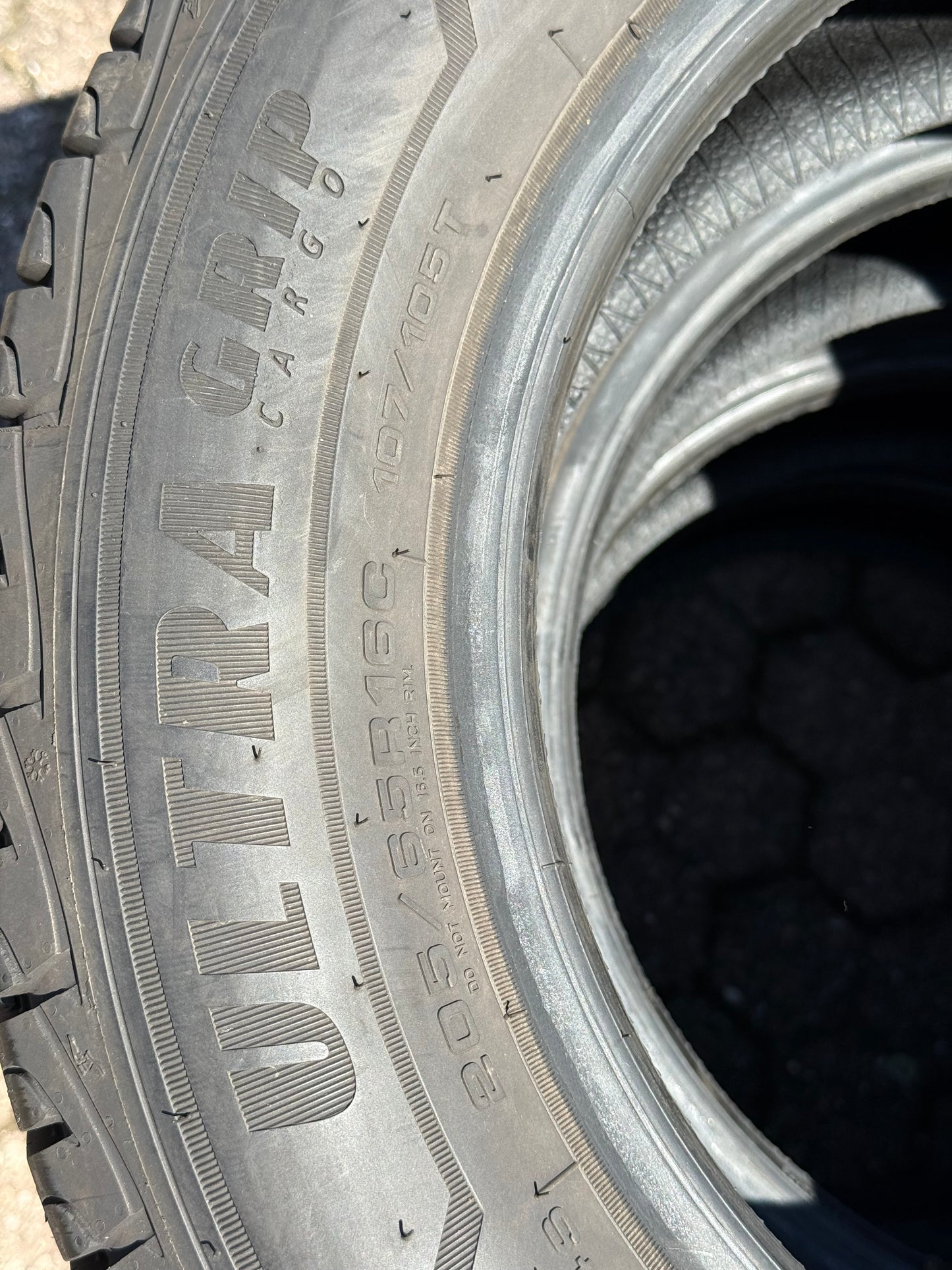 205/65/16C - Invernali - Goodyear - DOT 2023 - Usato