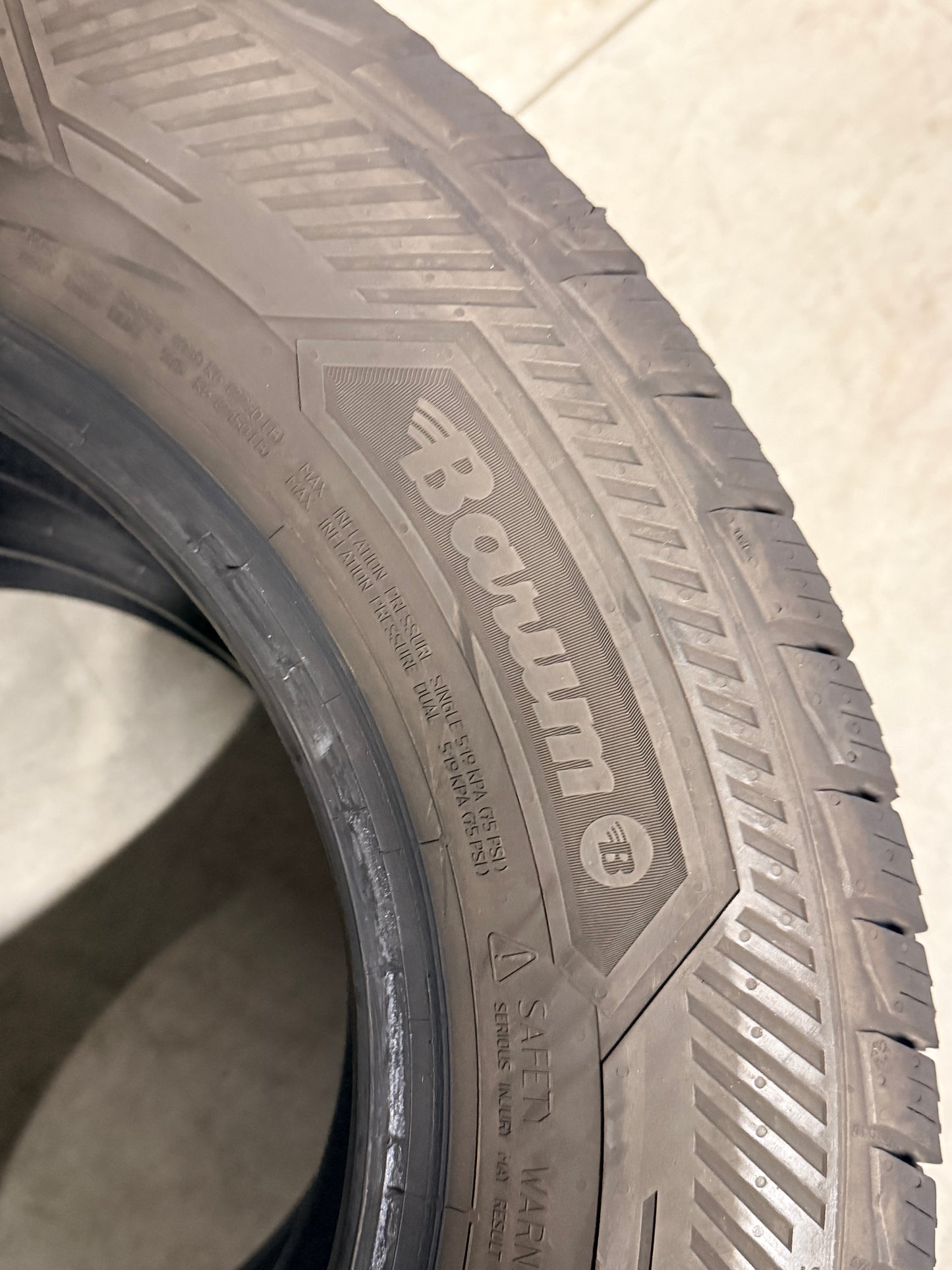 215/70/15C - Invernali - Barum - DOT 2023 - Usato