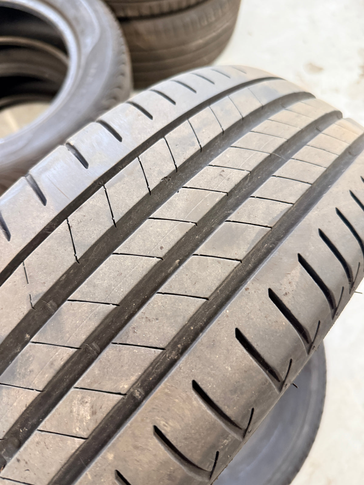 185/65/15 - Estive - Bridgestone - DOT 2021 - Usato