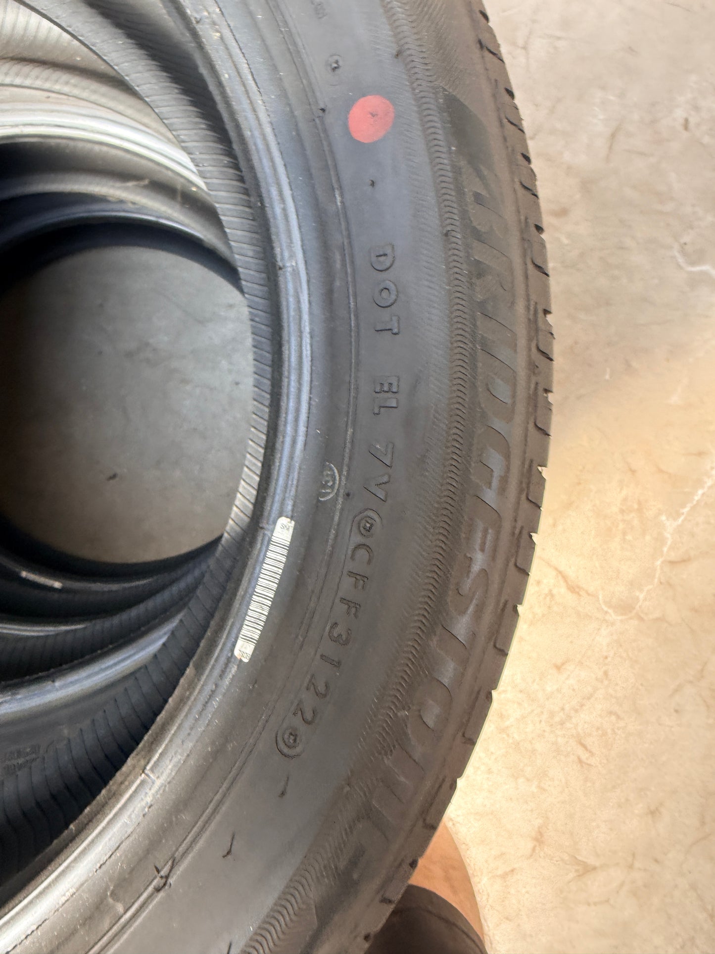 215/65/17 - Estive - Kleber - DOT 2023 - Usato