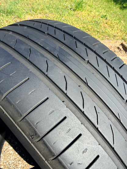235/45/19 - Estive - Continental - DOT 2019 - Usato