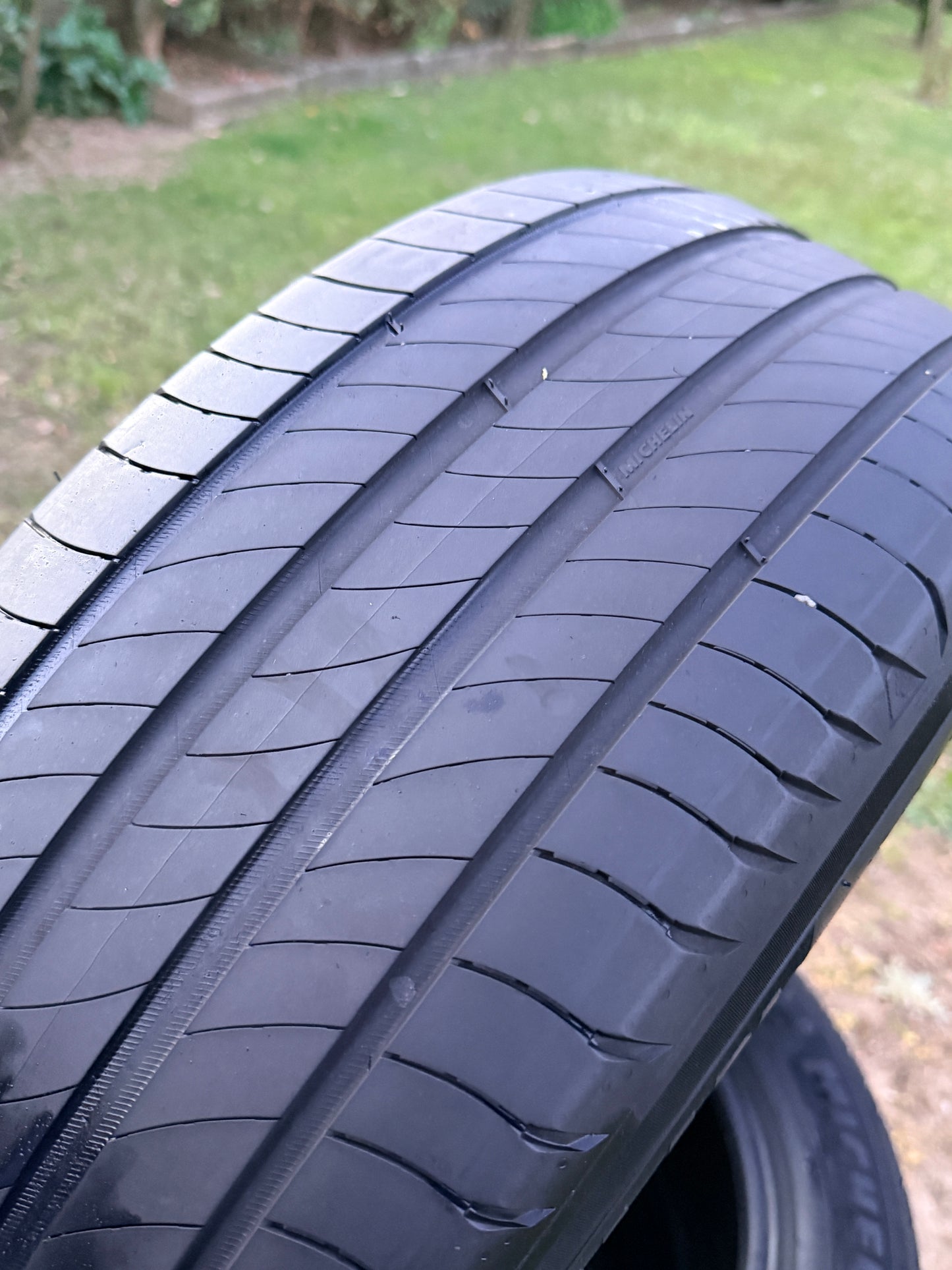 225/55/18-Estive-Michelin - DOT 2019 - Usato