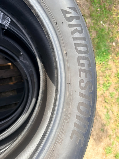 235/50/20 - Estive - Bridgestone - DOT 2020 - Usato