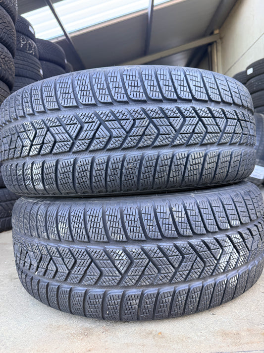 235/60/18 - Invernali - Pirelli - DOT 2022 - Usato