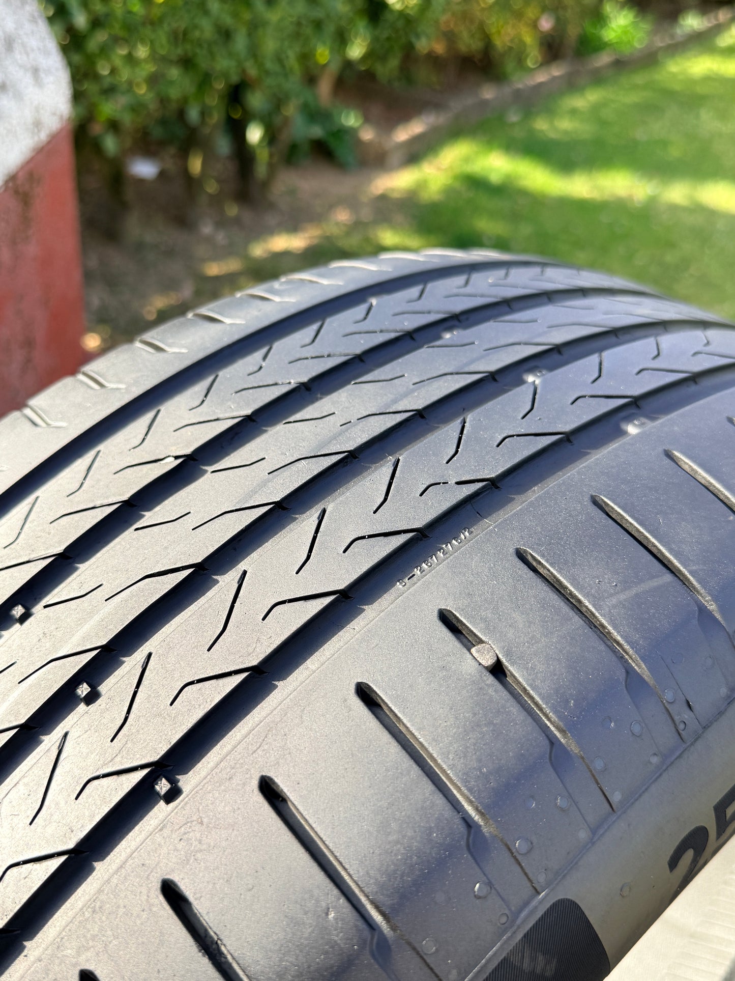 255/50/19 - Estive - Continental - DOT 2025 - Usato