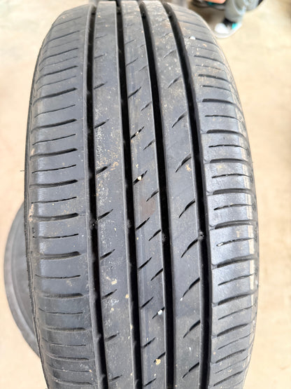 205/60/16 - Estive - Kumho - DOT 2021/2023 - Usato