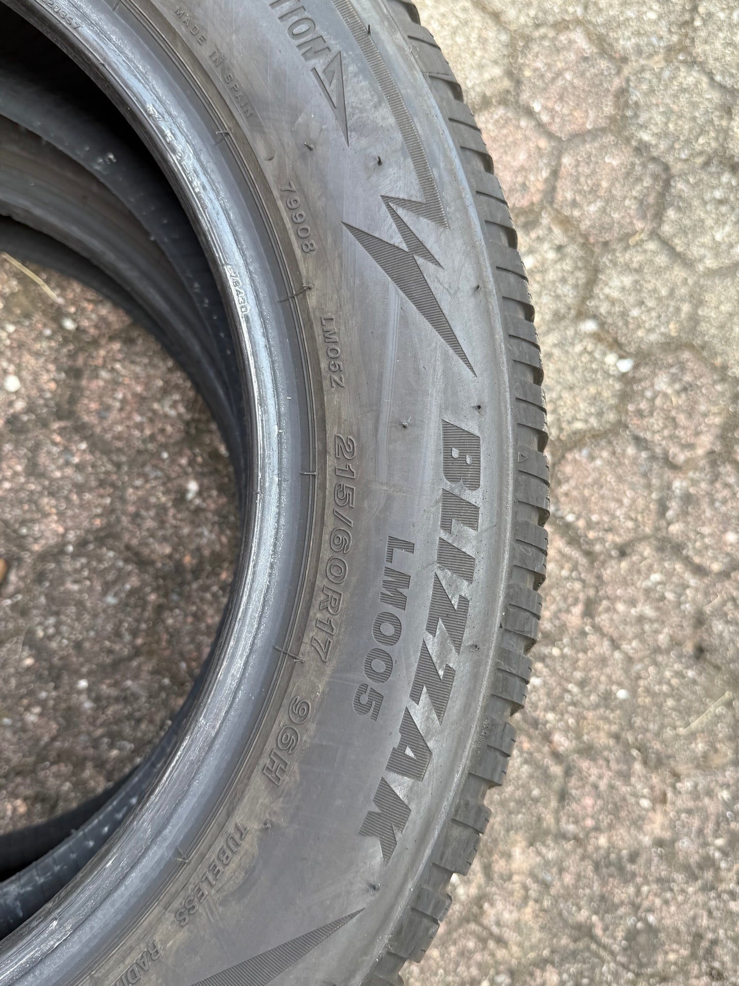 215/60/17 - Invernali - Bridgestone - DOT 2023 - Usato