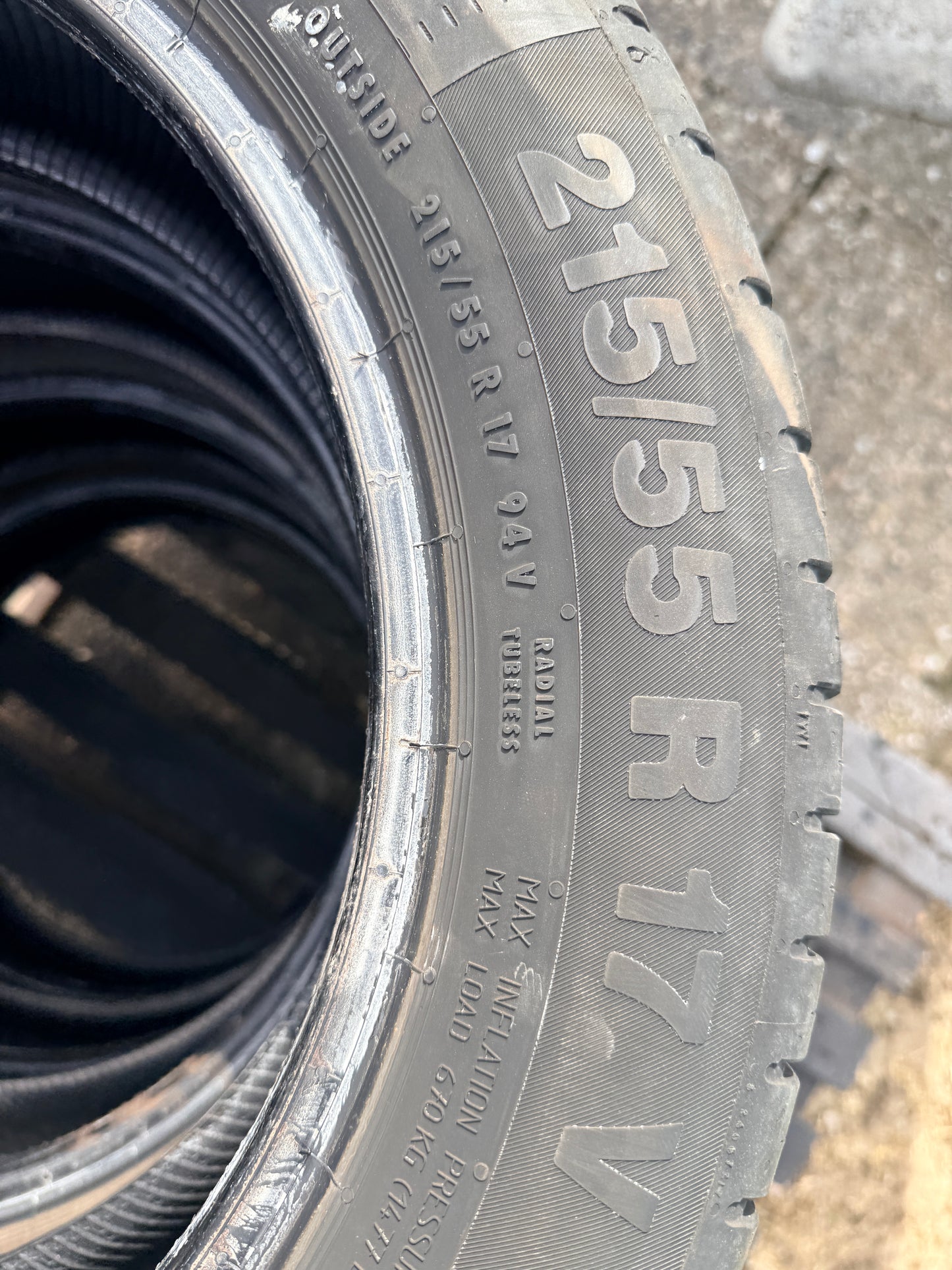 215/55/17 - Estive - Continental - DOT 2017 - Usato