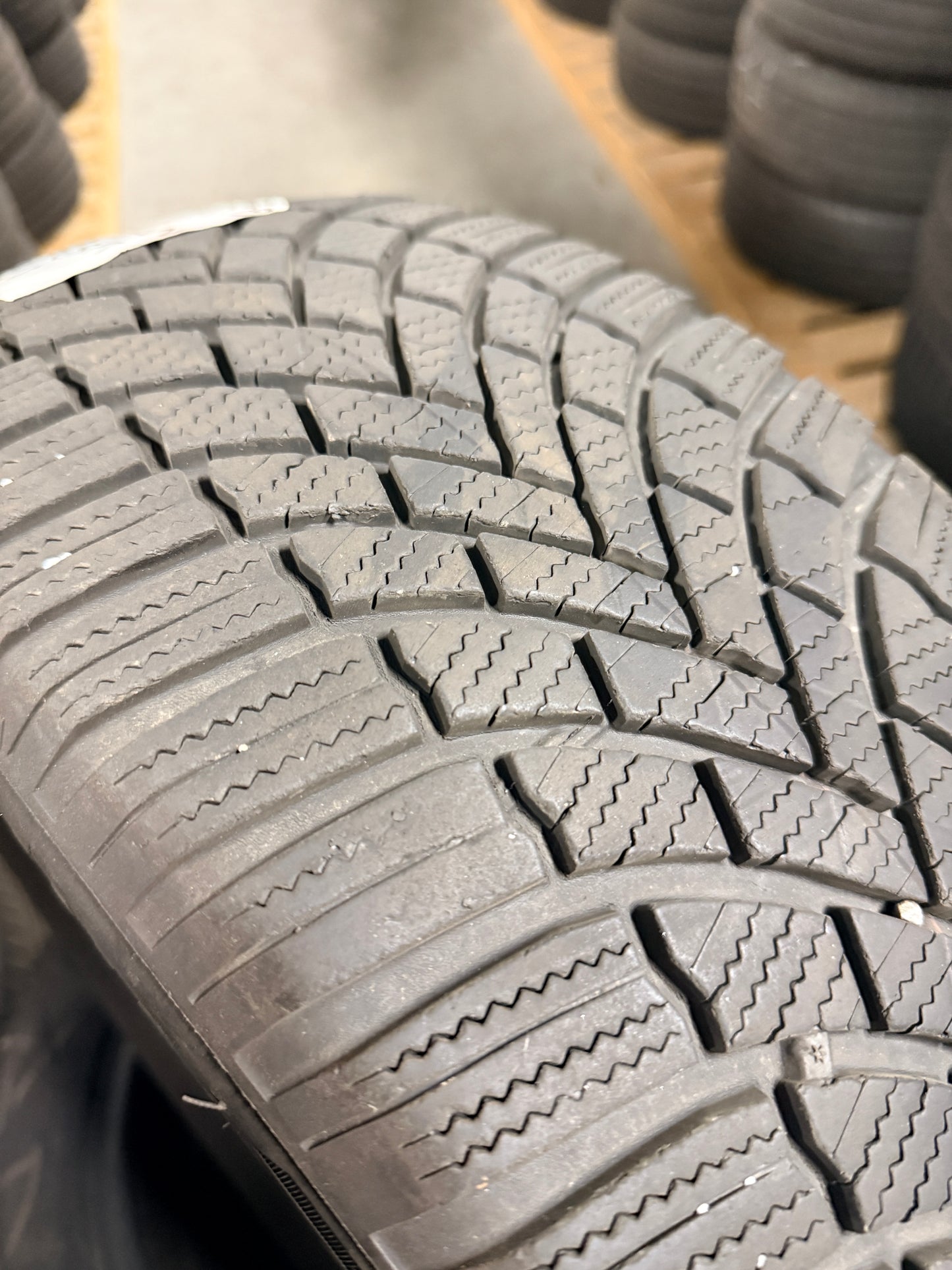 215/55/18 - Invernali - Bridgestone - DOT 2020 - Usato