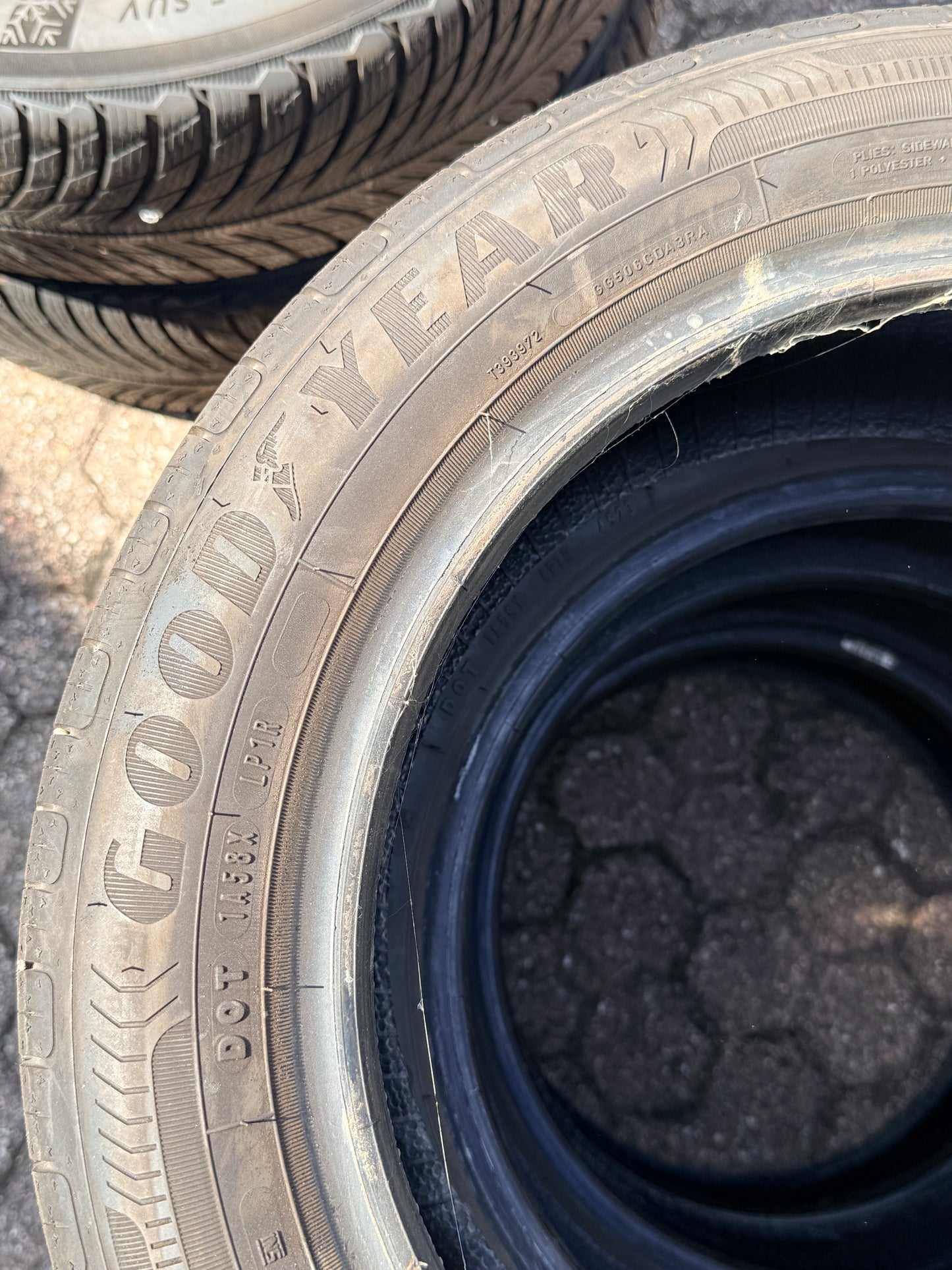 185/55/15 - Estive - Goodyear - DOT 2023 - Usato