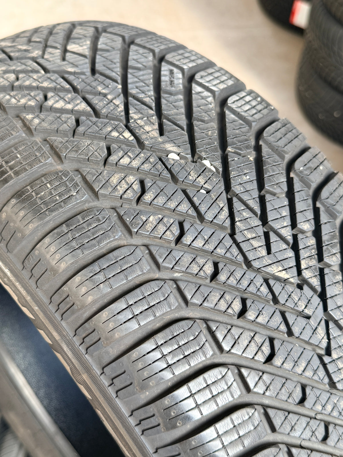 215/60/17 - Invernali - Pirelli - DOT 2021/2022 - Usato