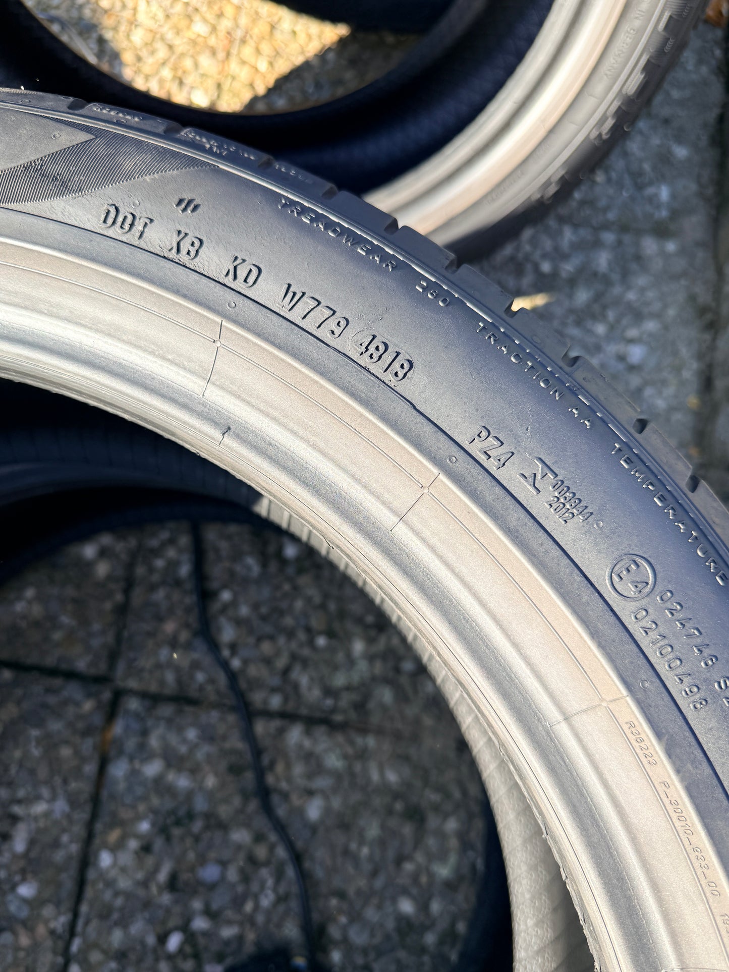 245/45/20- Estive - Pirelli - DOT 2018 - Usato