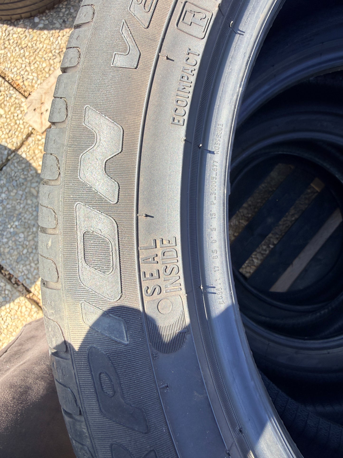 255/45/19-Estive - Pirelli - DOT 2019 - Usato