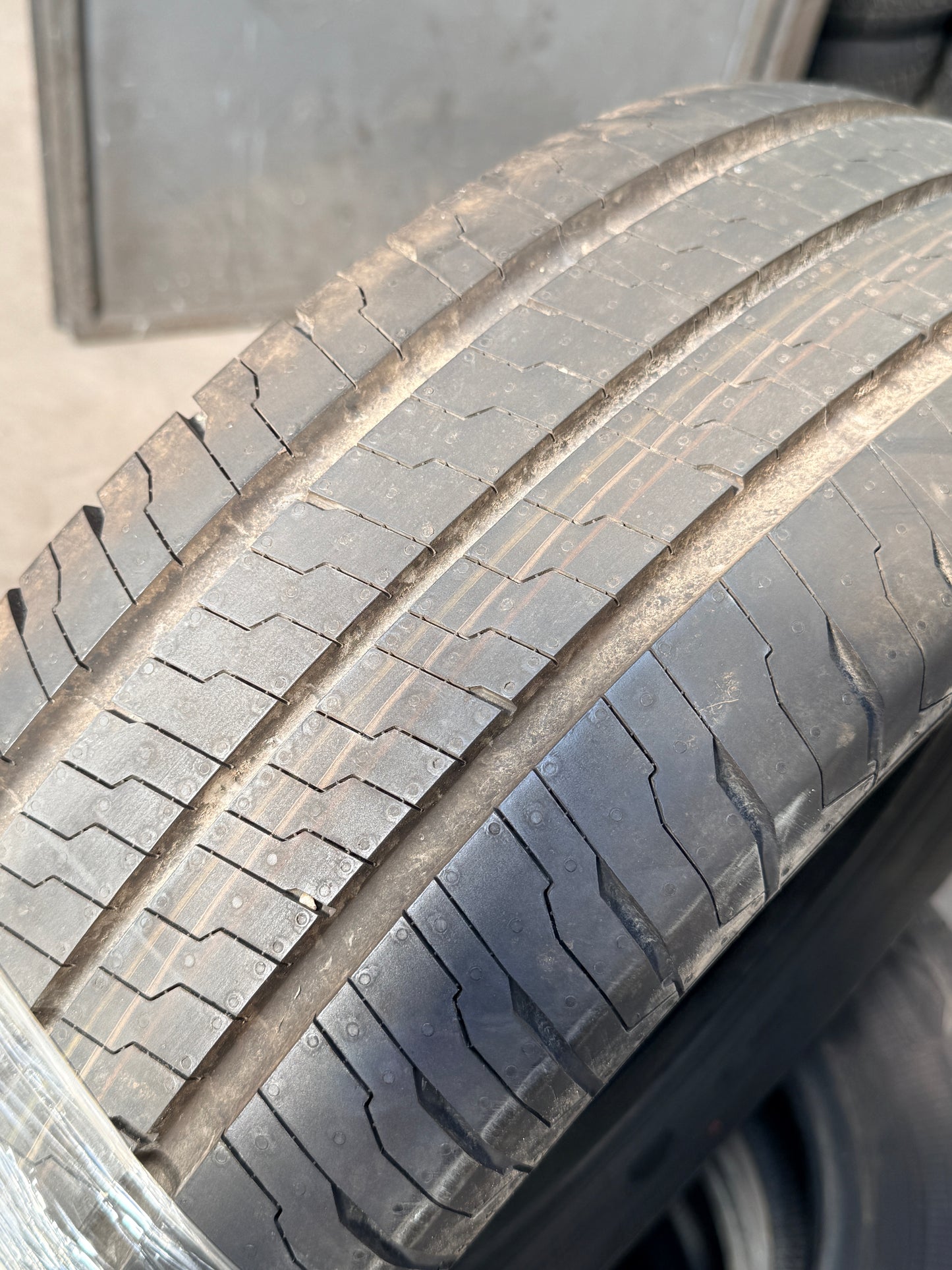 215/70/15C - Estive - Continental - DOT 2024 - Nuove - Demo